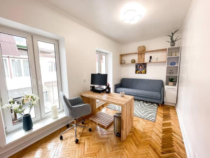 Freedom Apartments In The Heart Of Lviv - Balabana Str And Svoboda Avenue Bagian luar foto